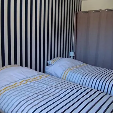 En Famille à By Holidieppe *