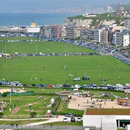 Appartement En Famille à By Holidieppe